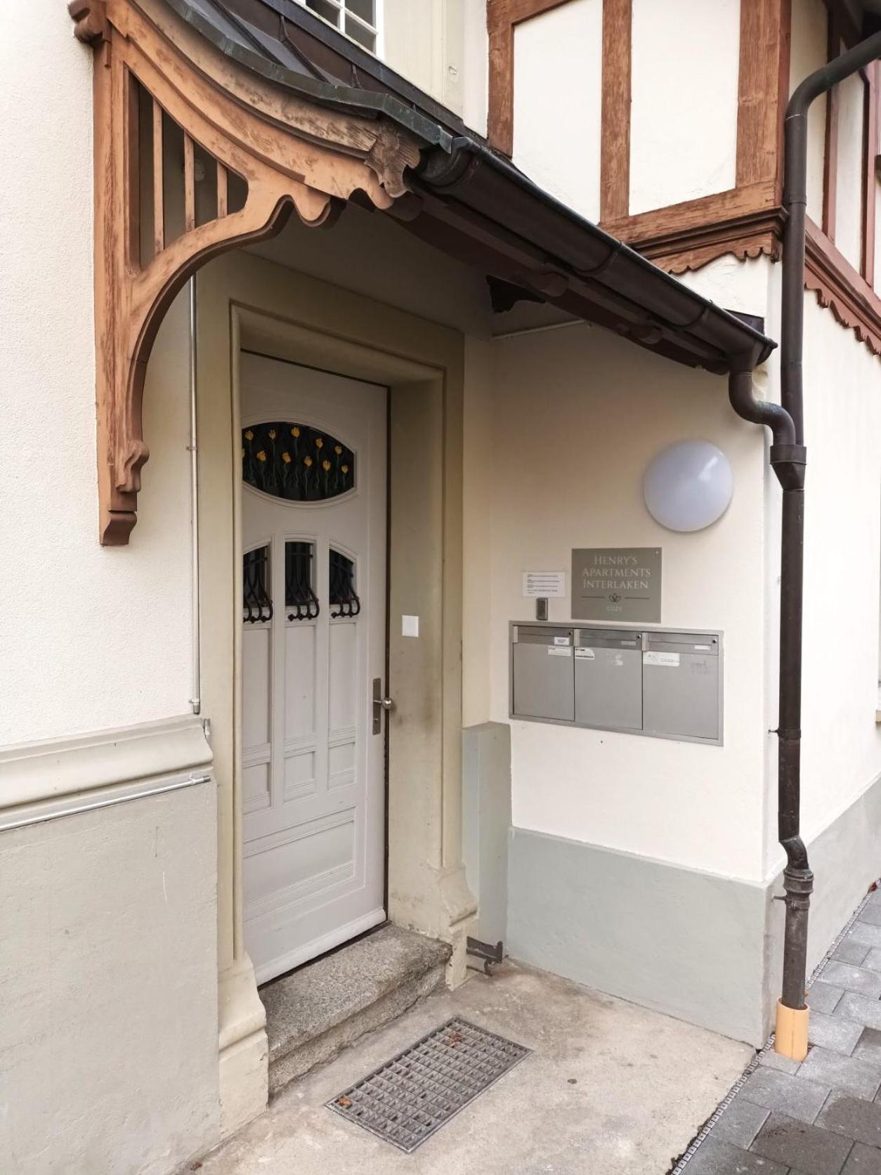 Henry'S Apartments インターラーケン エクステリア 写真